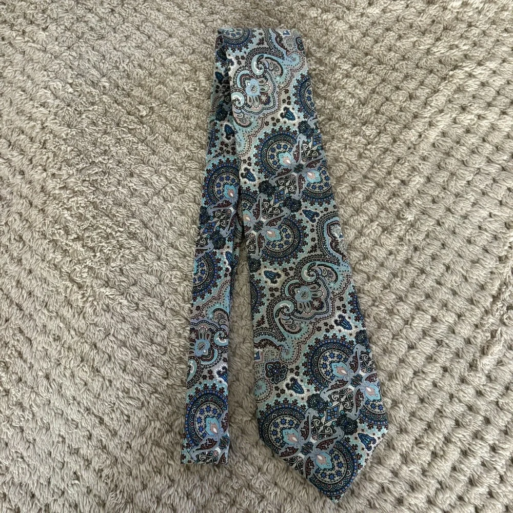 Christian Dior 100% Silk Paisley Men's Neck Tie Blue USA Made Vintage VTG